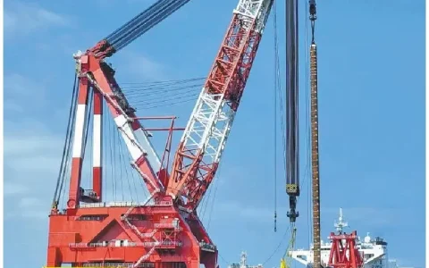 海上平台起重机技术参数详解：5吨至200吨平台吊海洋石油平台吊机与海上油气开采吊装系统