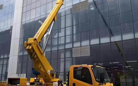 GKS系列高空作业车技术参数详解：10米至50米作业高度与平台载重选型对照