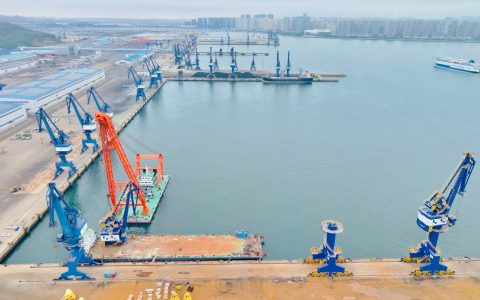 浮船坞起重机技术参数与选型要点解析