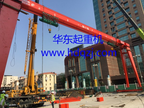 MHE型双吊钩门式起重机