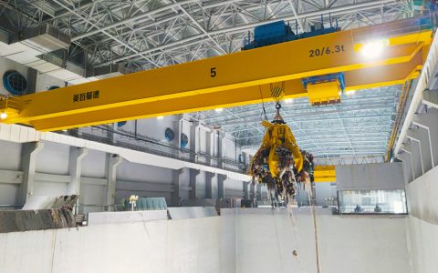 垃圾焚烧起重机选型指南：抓斗容量工作级别及关键参数